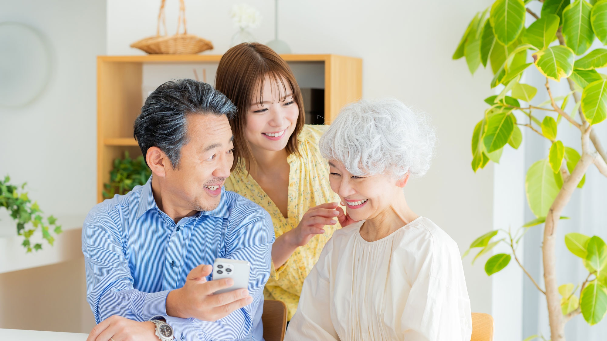 【ありがとうを贈る親孝行旅】記念写真＆花のプレゼント付き