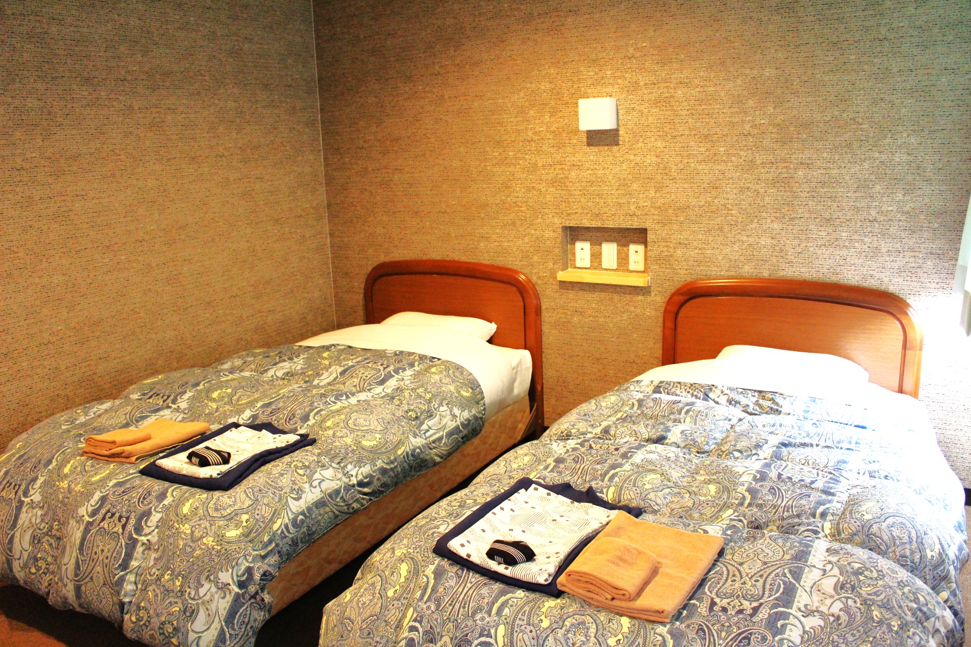 2025年12月にリニューアルしました。ソファーベッドでトリプルにもなります。