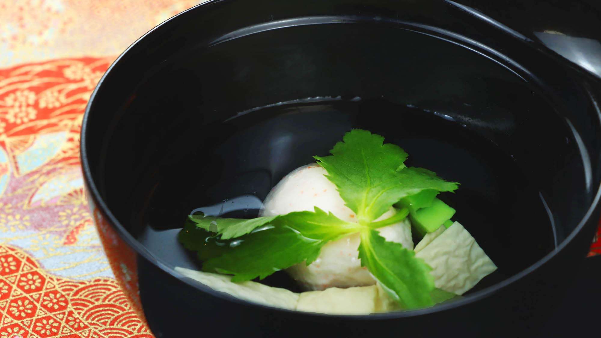 【料理一例 ～冬～】吸物　カニつみれ