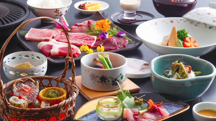 【美山会席-松-】美山が誇る5種類のお肉をジューッと“炙り焼きに”！