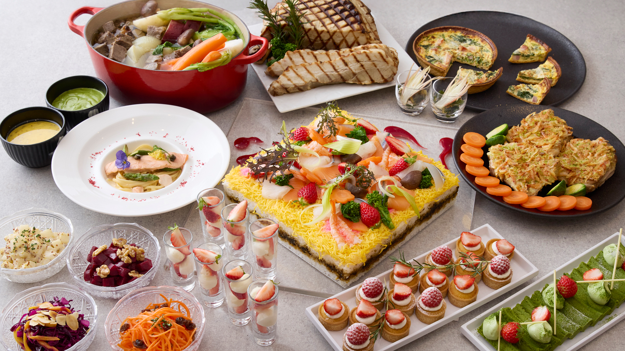 メインダイニング「ザ・ループ」の彩り豊かなディナービュッフェ