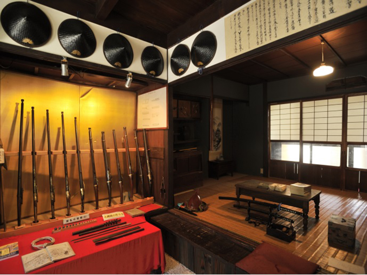 堺鉄砲館 火縄銃の使い方など、堺鉄砲の歴史に触れることができる。