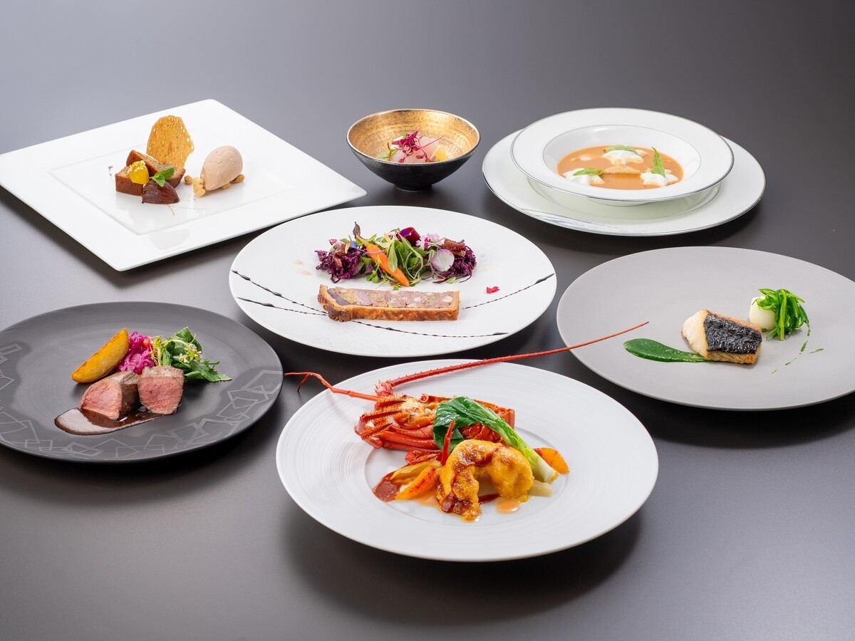 【カード決済限定/室数限定ポイント10倍！】海の幸フランス料理「エレガンス」＜夕朝食付＞