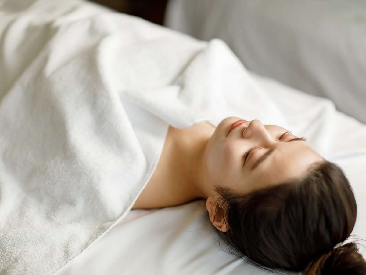 【eau SPA 1名分付】心ほどける癒し時間、人気のアロマボディ60分〜スパギフト付〜＜朝食付＞