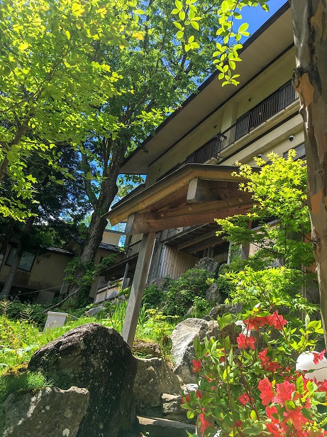 ☆川沿いの露天風呂で自然を満喫☆　温泉につかりリフレッシュ☆彡