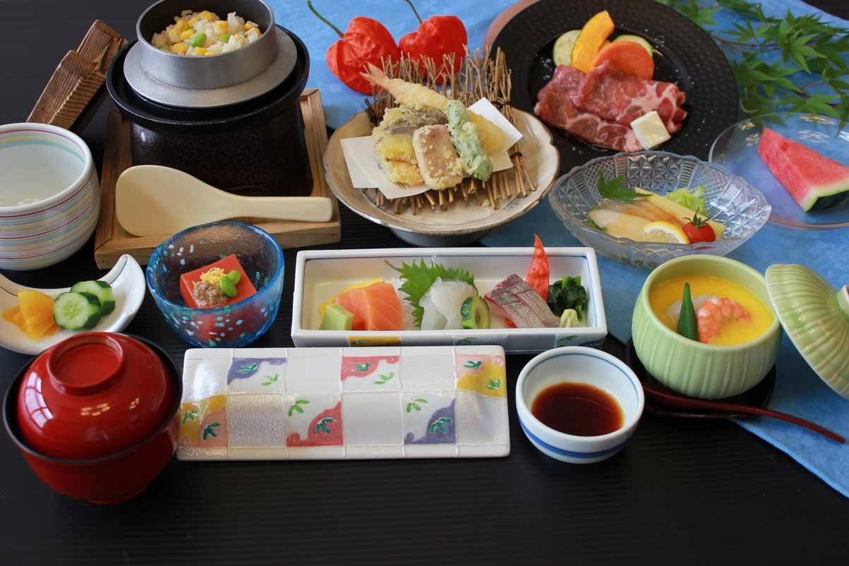 プール無料（2日間）サマー特典付「岡山産ピーチポークの陶板焼」など【華会席】1泊2食ファミリープラン