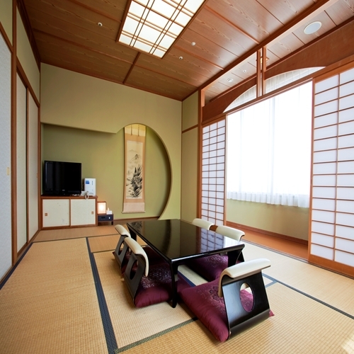 Japanese-style room 12 tatami mats * Up to 6 people can stay.