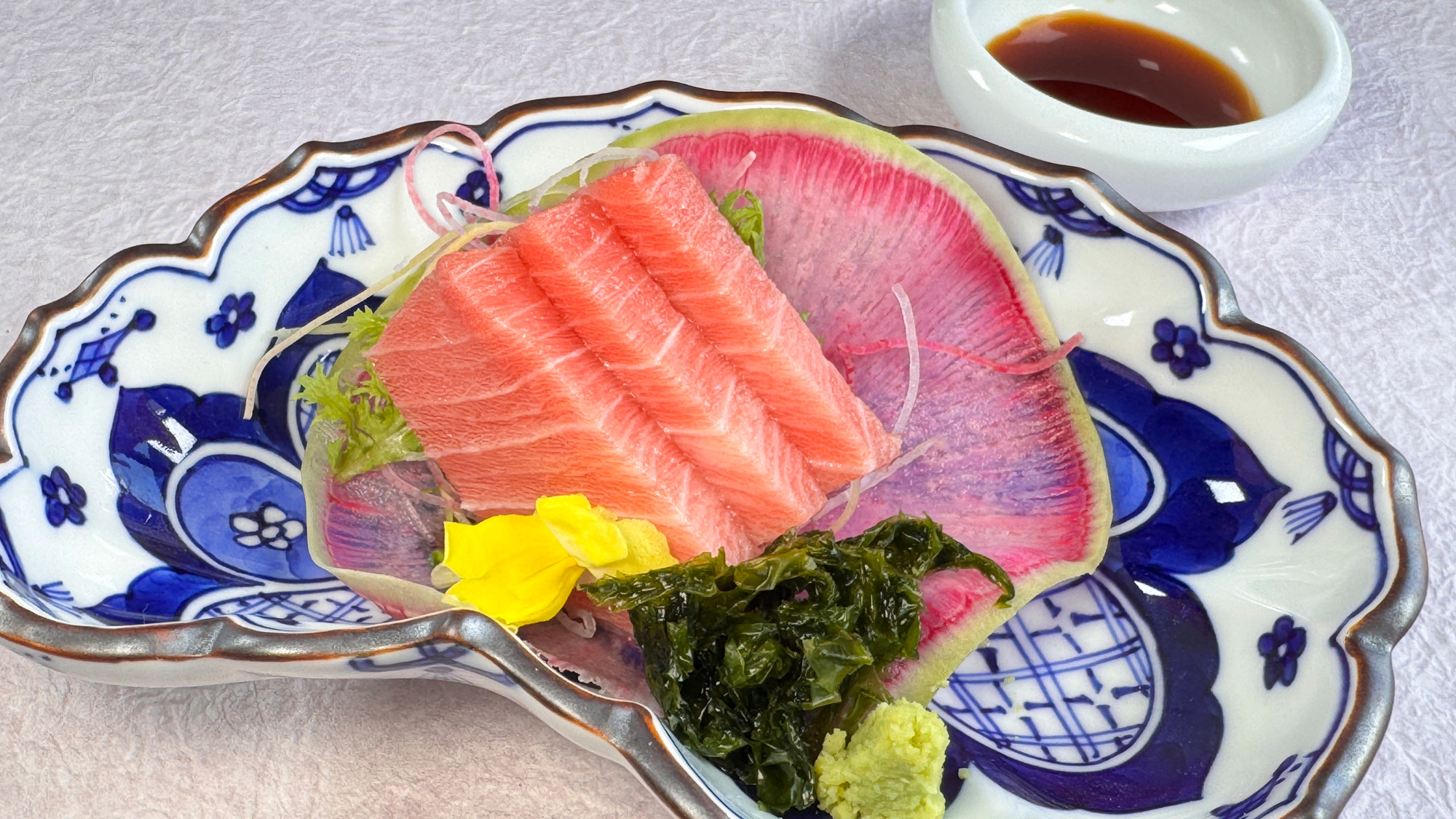 【少美食会席】「お造り」本鮪中トロ　あしらい一式