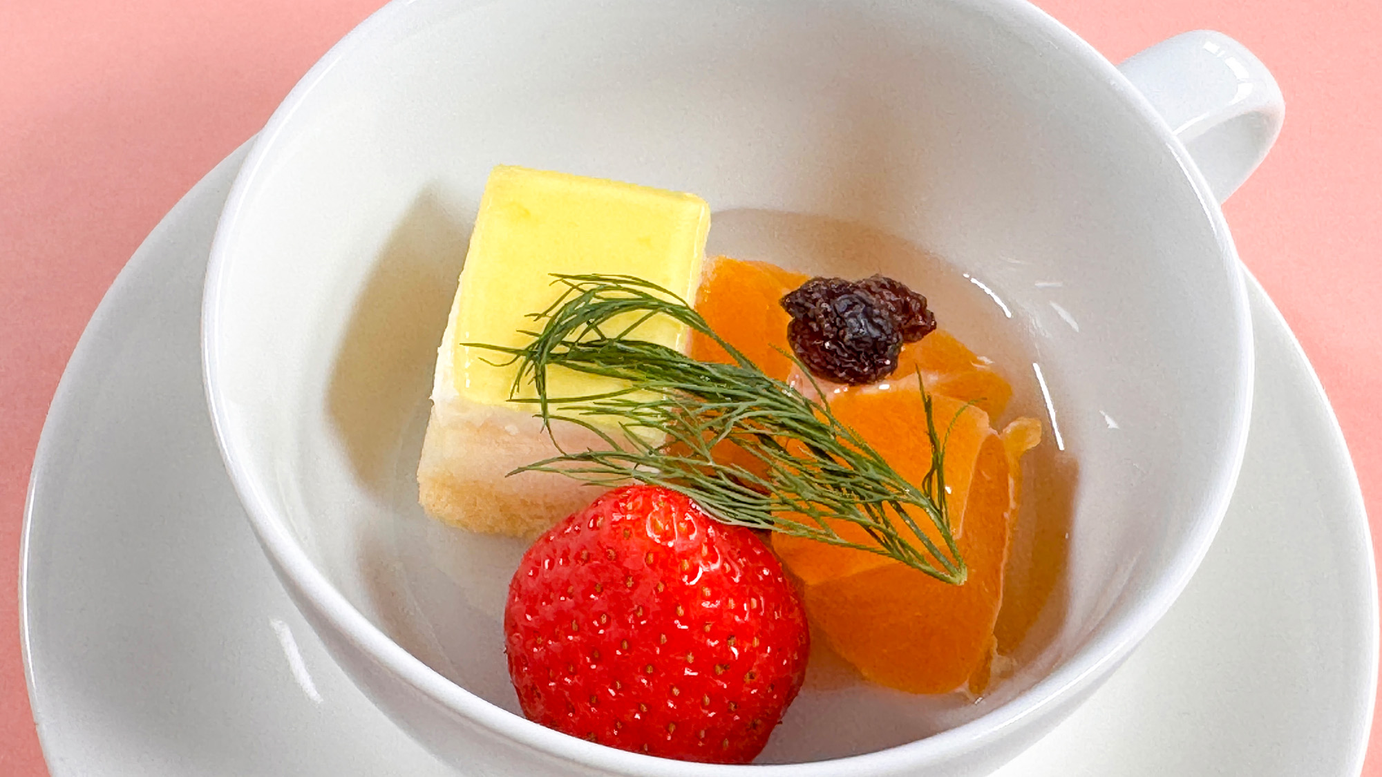 「甘味」苺 ポンカン（みかん） わらび餅餡かけ