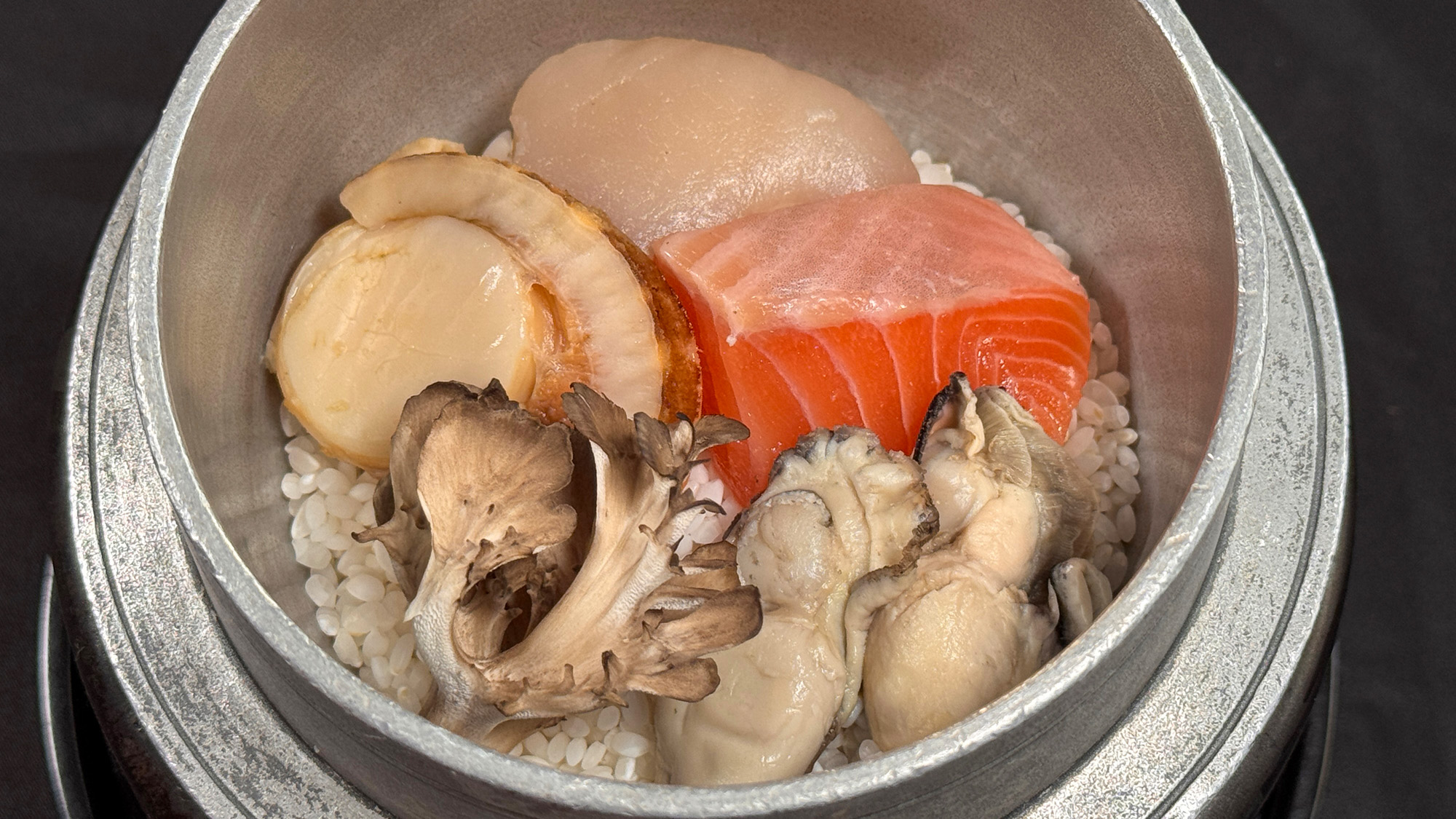 「飯物」五目豪華釜飯