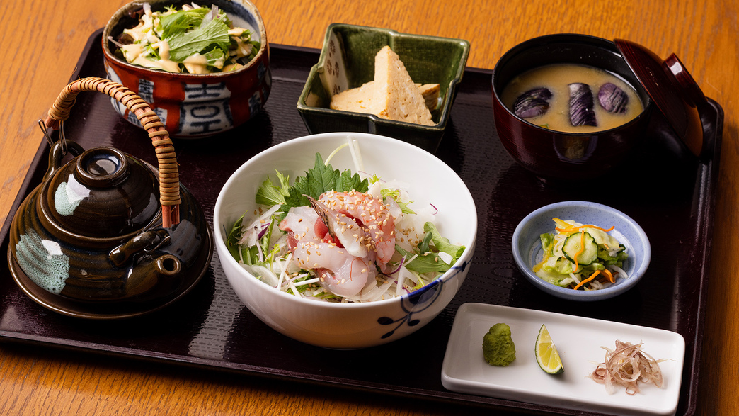 【2食付き】お肉とお魚から選べるこっそり贅沢定食付きプラン