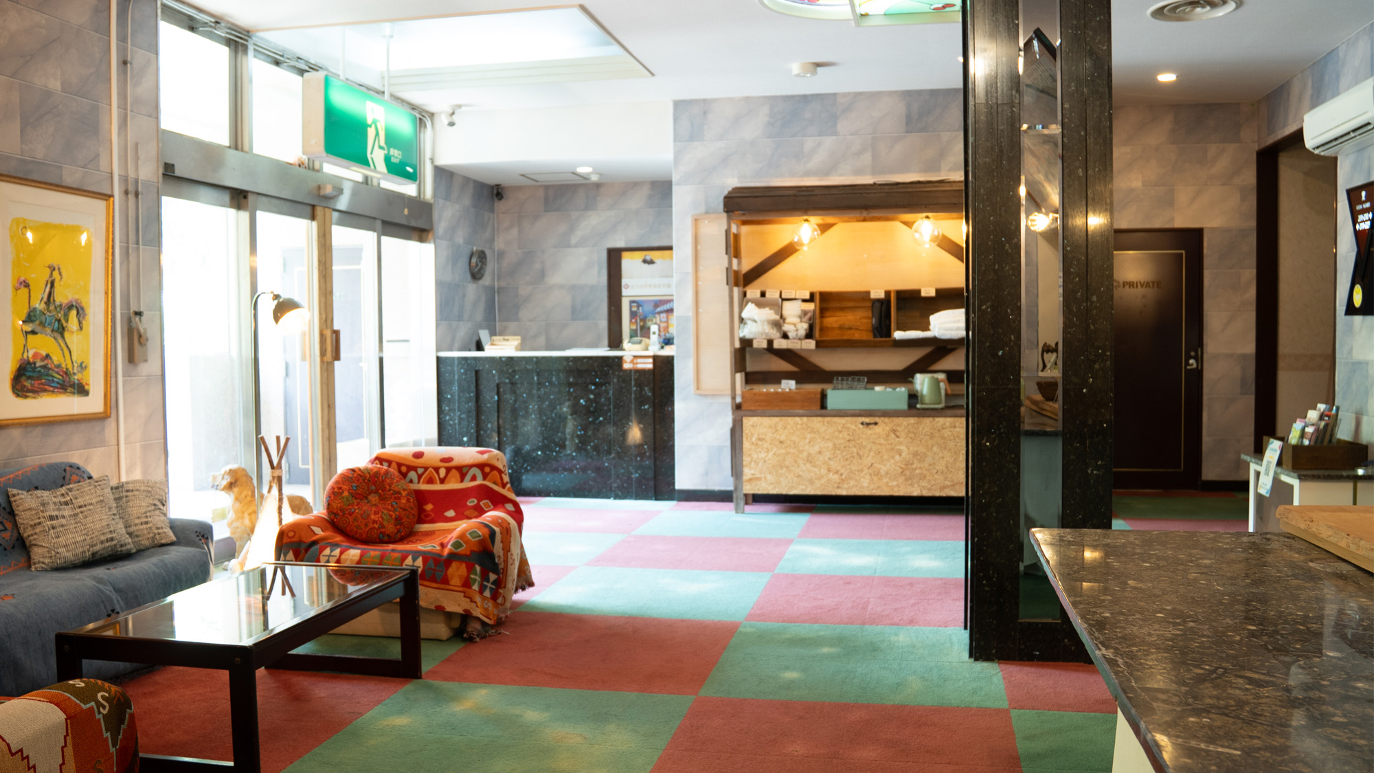 ロビー・フロント