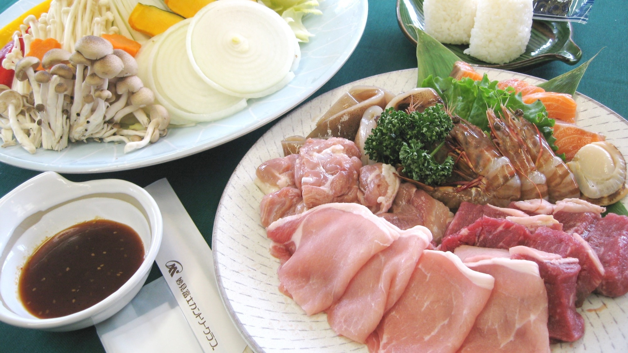 【選べる2食付】夕食はBBQ・すき焼き・しゃぶしゃぶの3種から♪朝は和・洋のお好みの朝食を。