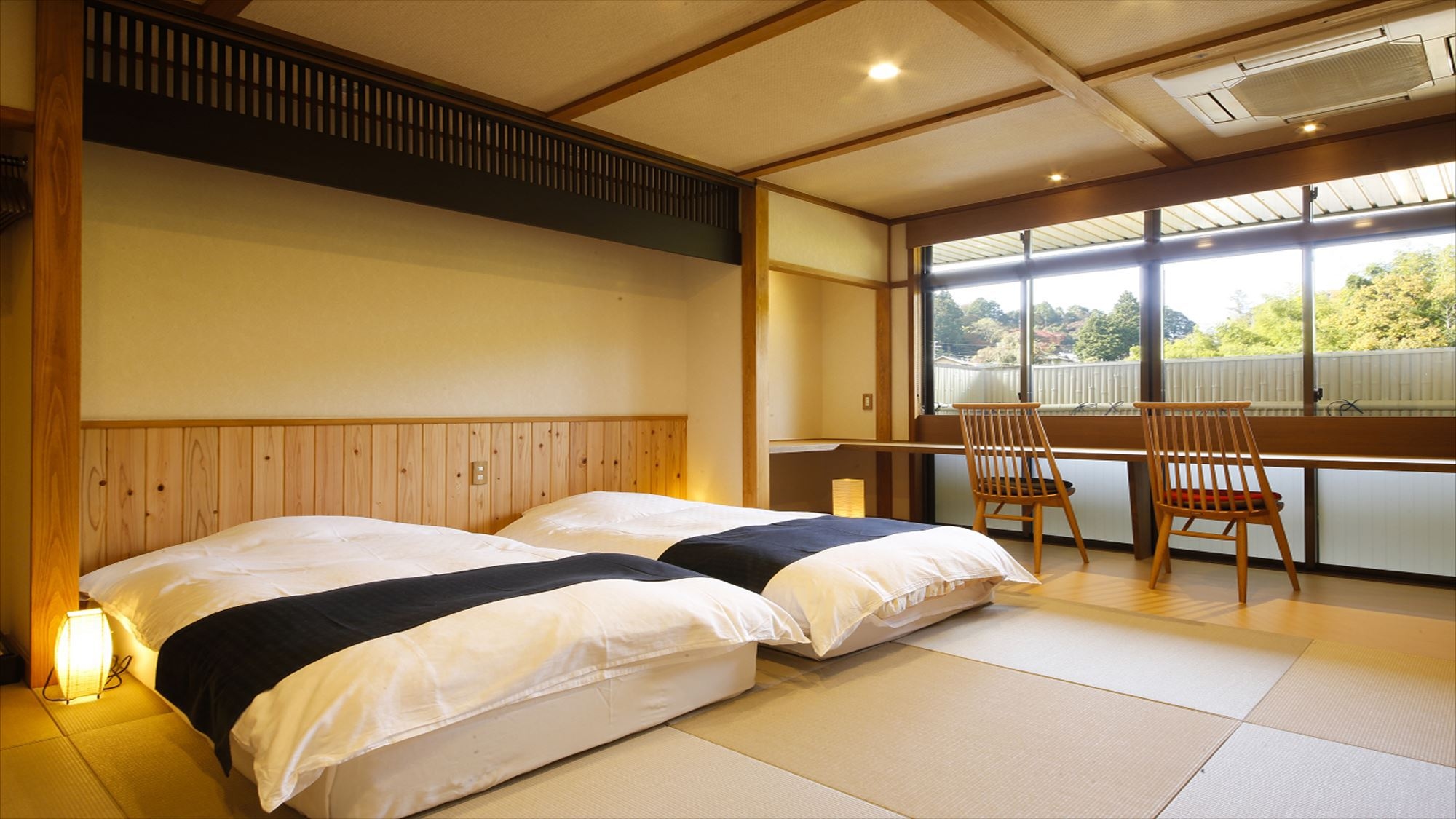 琉球畳の１０畳和室　ローベッドツイン