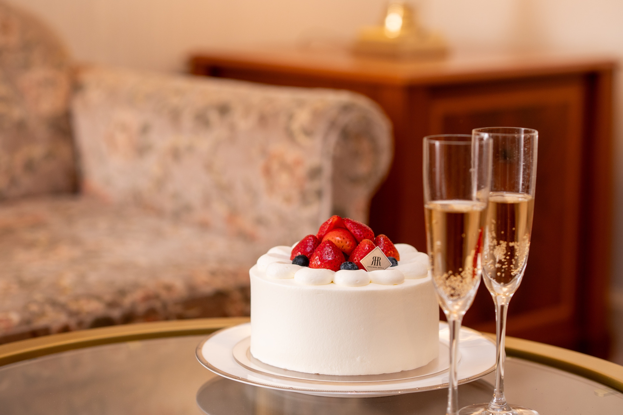 カップルプラン「スイートクリスマス」〜クリスマスケーキ＆ハーフスパークリングワイン付〜