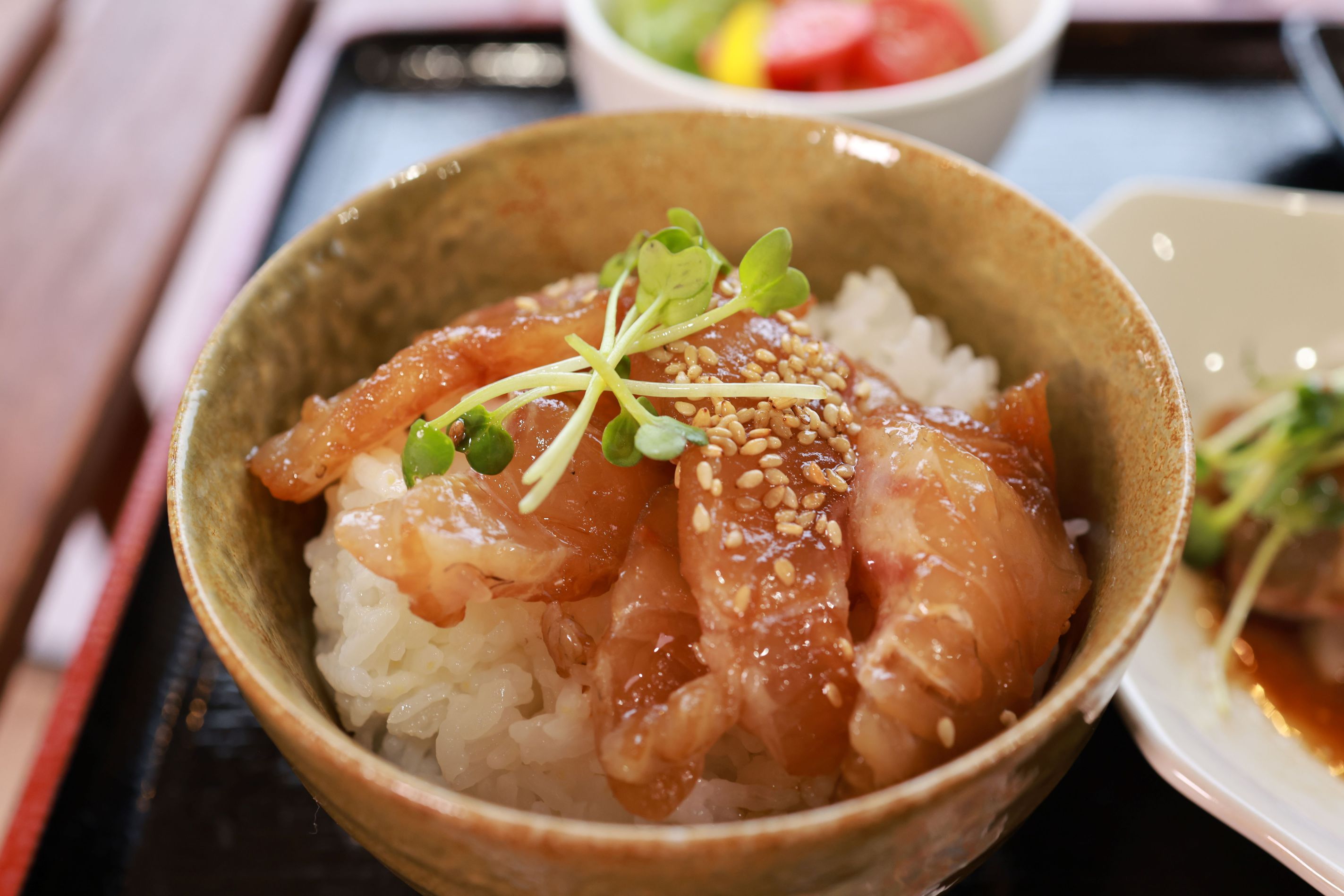 海しかない自然豊かな結乃里で自慢のお魚料理をお楽しみください