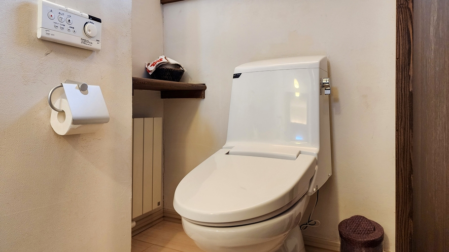 #紬-tumugi-　トイレ、洗面付きのお部屋になっております。