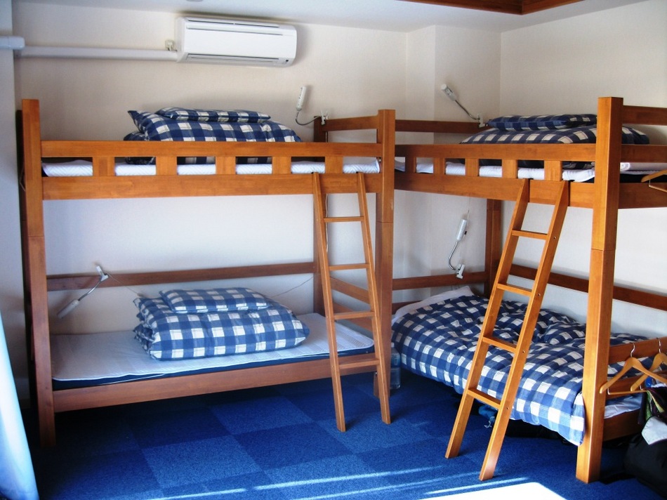 9-bed mixed dorm
