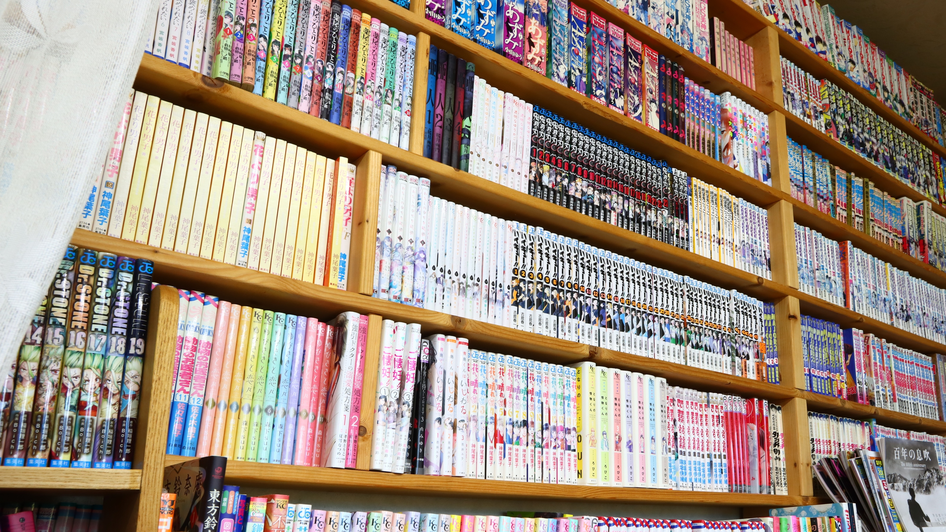 館内★お気に入りの漫画を探してお楽しみ下さい