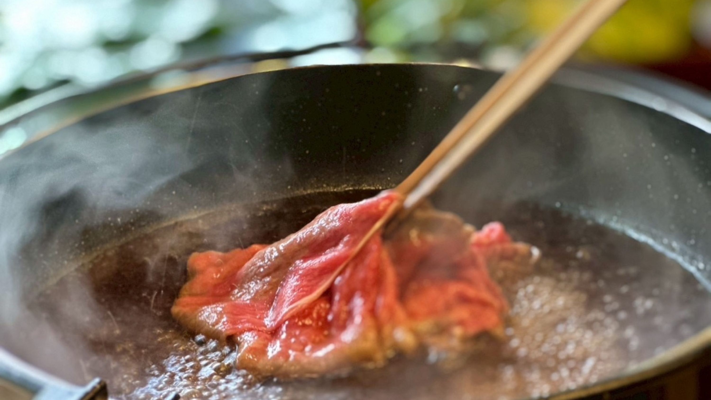 A5等級飛騨牛の“新感覚”すき焼き ＜倭乃里秘伝の割下で食す＞