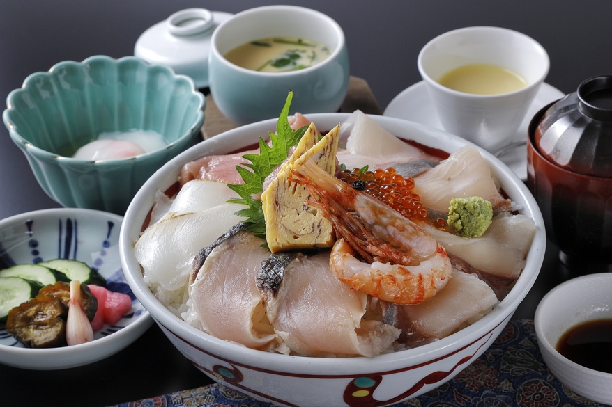 【お日にち限定】　新鮮な魚介をご飯と一緒に頬張る！海鮮丼定食プラン！