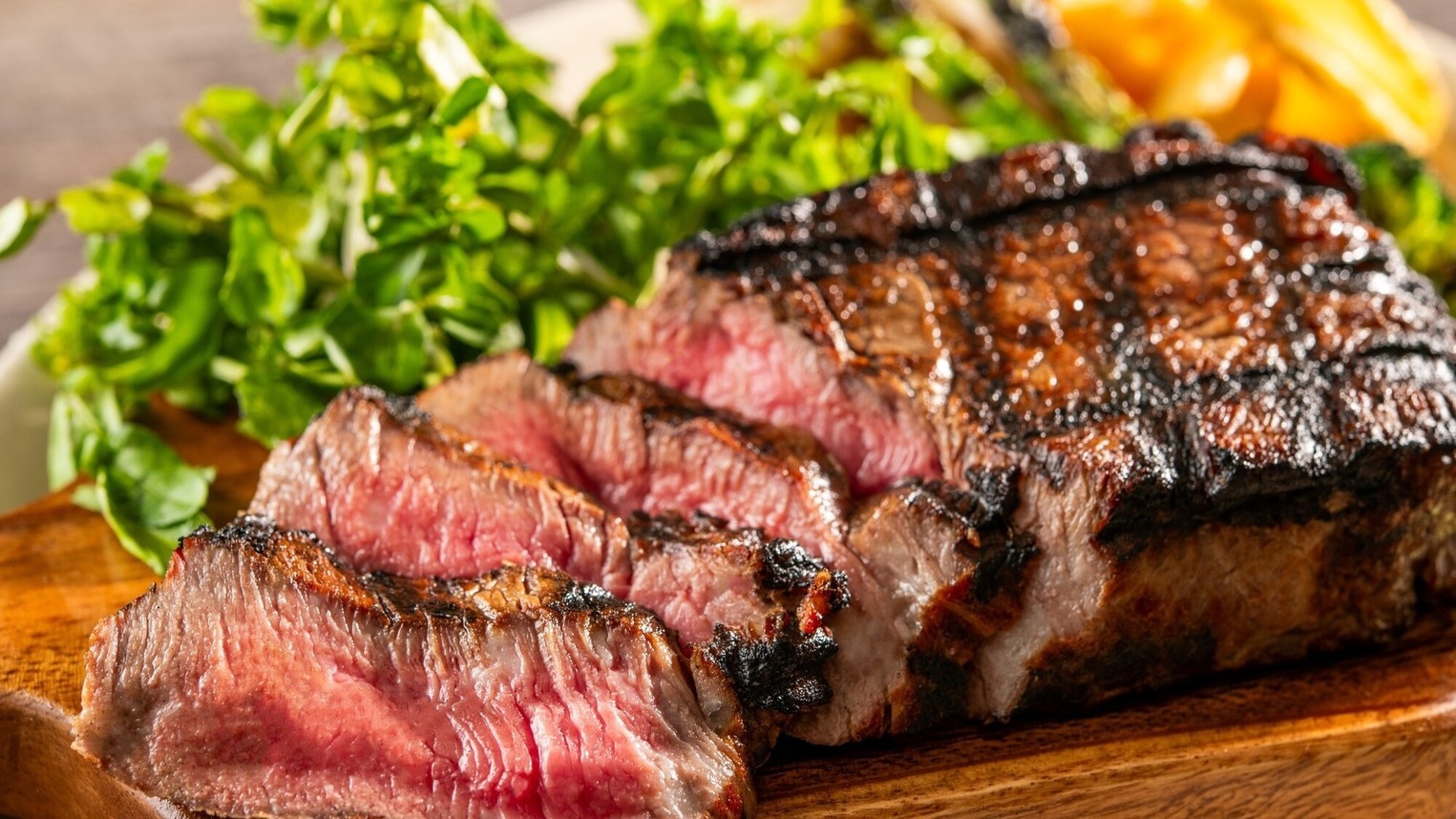 【プールに1番近くて便利】パーク内のホテルでプールを満喫！夕朝食は新レストランで贅沢ステイ！