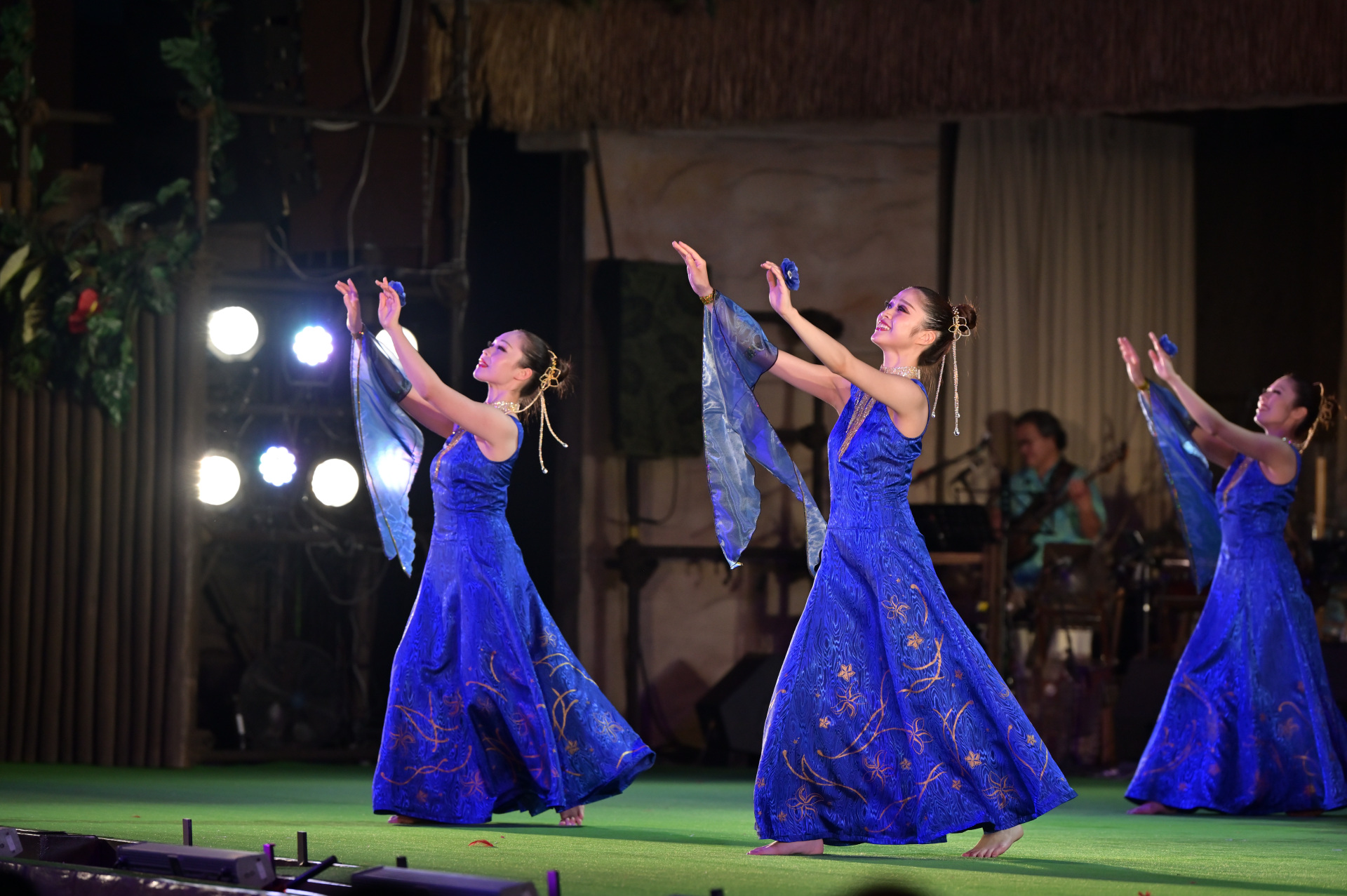 ポリネシアンショー