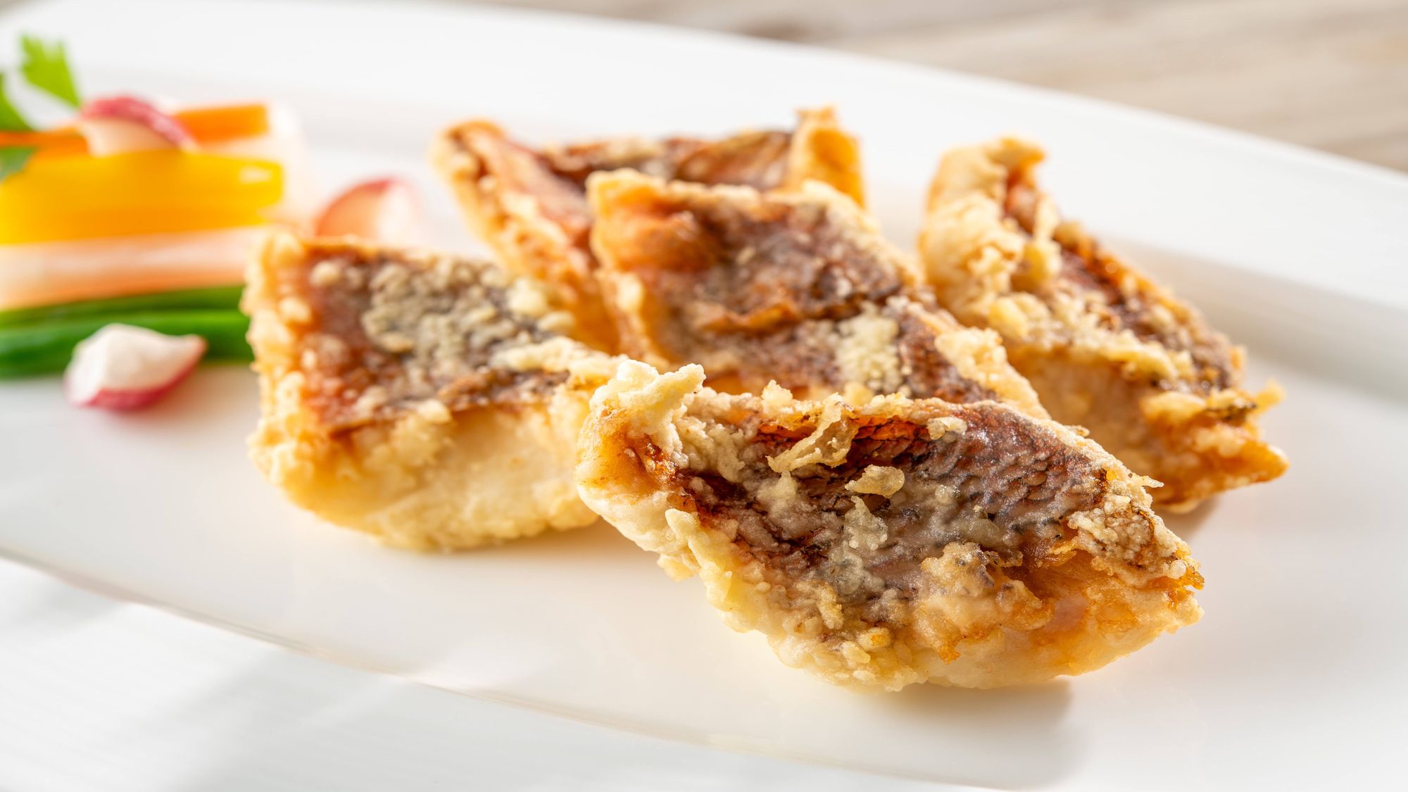 メバルのフリット オニオンソース