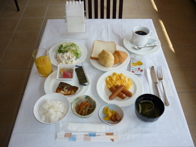 【2000円QUOカード付プラン】シングル朝食付　※クシ、ひげそりはご持参ください。