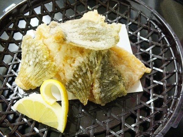 Kerupuk tulang ikan pipih