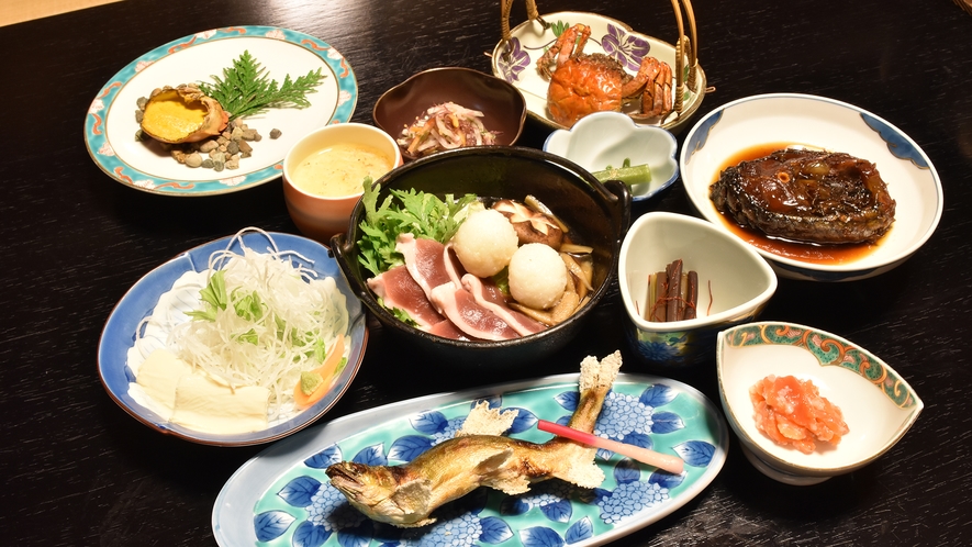*【夕食一例】秋田名物だまこは、鴨の肉汁と相性抜群です。