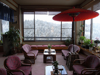 雪山を一望展望ロビー