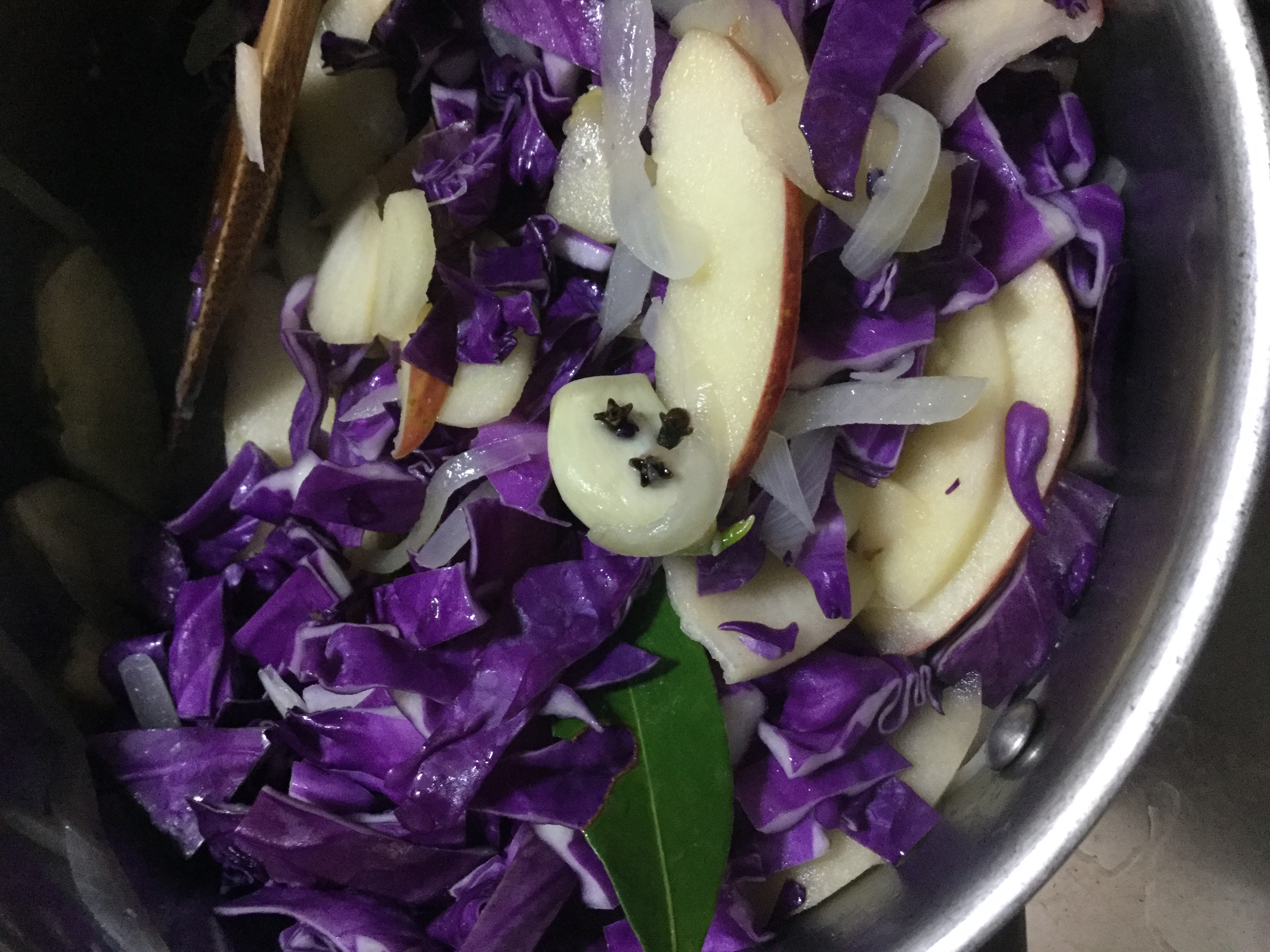 紫キャベツのりんご煮