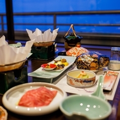 【露天風呂付客室・京近江／おもてなし】お食事は「個室食」。大切な人と周りを気にせずおごと温泉を満喫