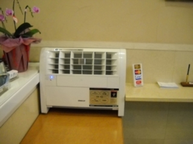 プラズマクラスター空気清浄機はフロントに設置しております。