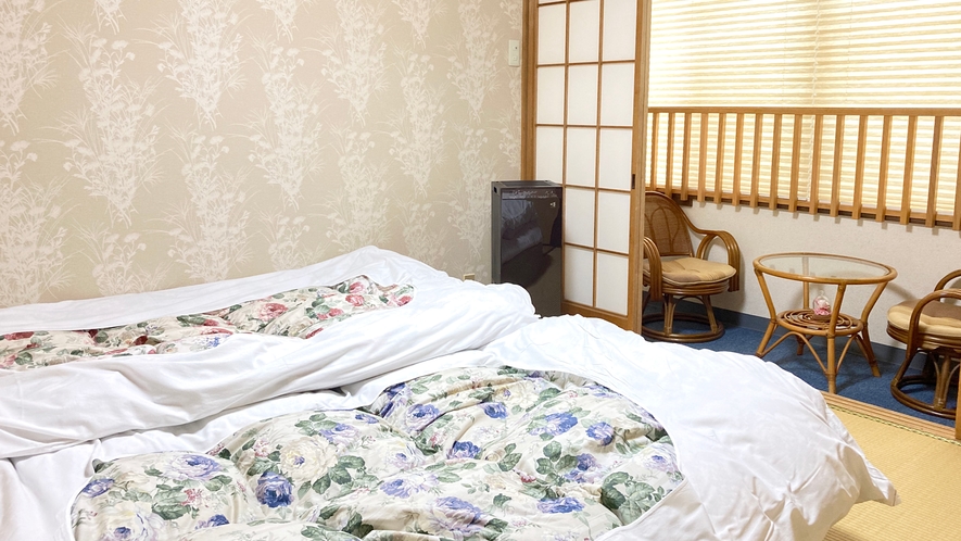 *【桜の間】マットレスタイプの和ベッドを2台ご用意。