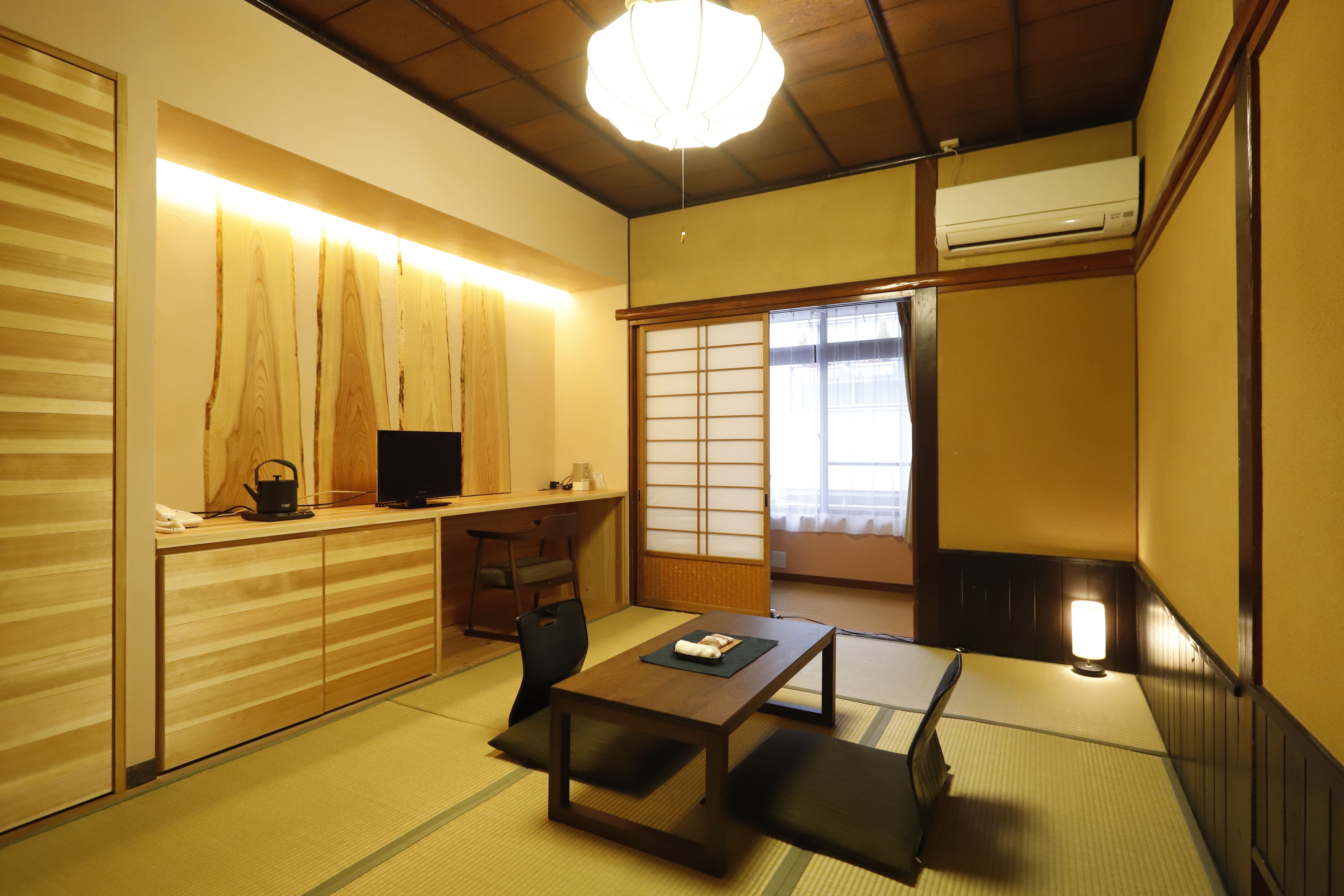 【本館トイレ共用(6畳)】温泉ワーケーションをするのにぴったりなお部屋です