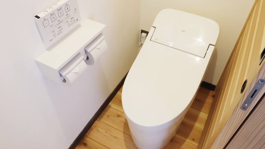 【室内トイレ_本館新和室トイレ付】（7.5-9畳）最新式のウォシュレットトイレです
