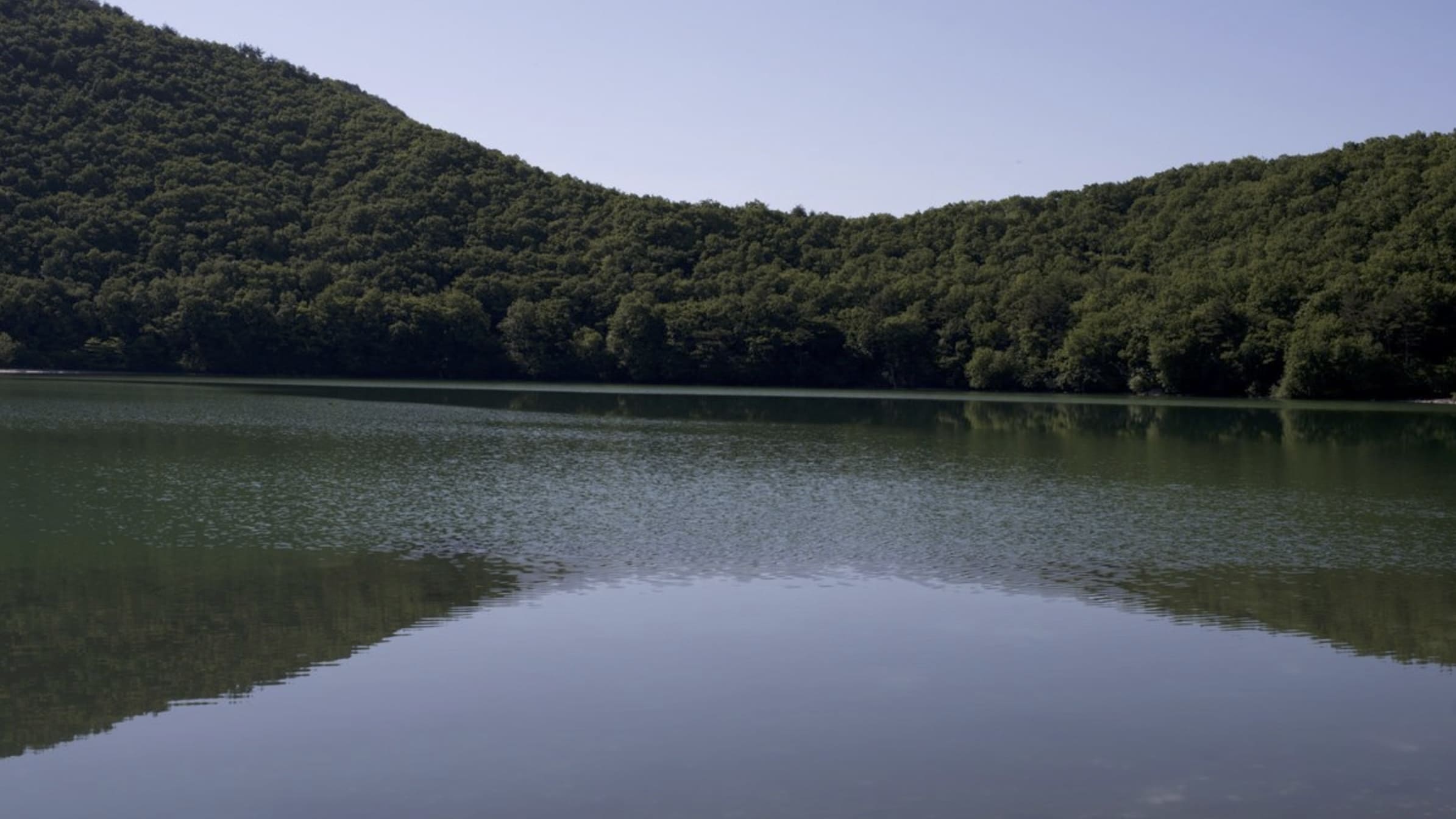 夏_潟沼　鳴子温泉の起源とも言われる「潟沼」は龍神伝説があるパワースポットです