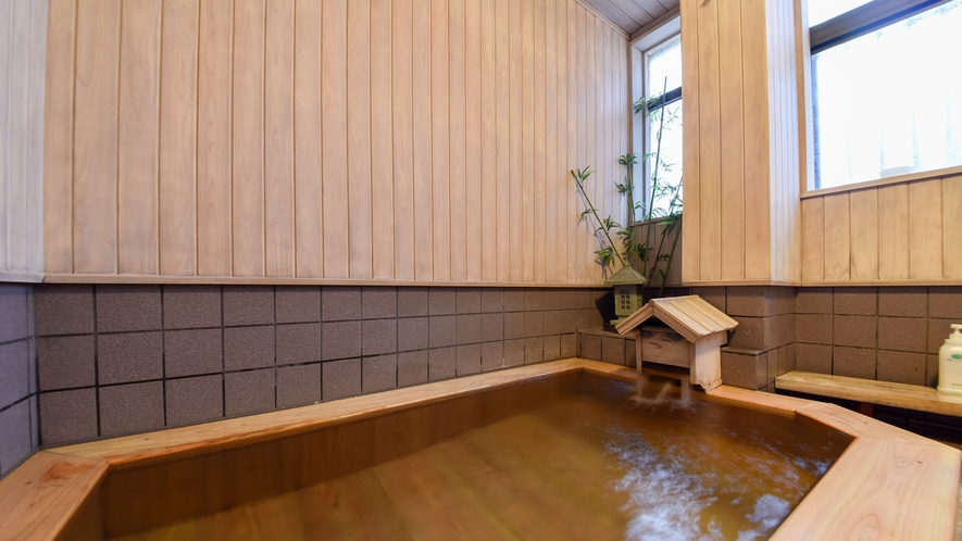 *女湯/日奈久温泉のお湯はやわらかく美人の湯といわれています。