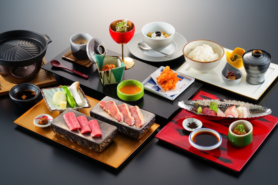 楽パック★スペシャル　おおいた豊後牛と冠地どりの食べ比べ、豊後水道の地魚を味わうプラン≪2食付き≫