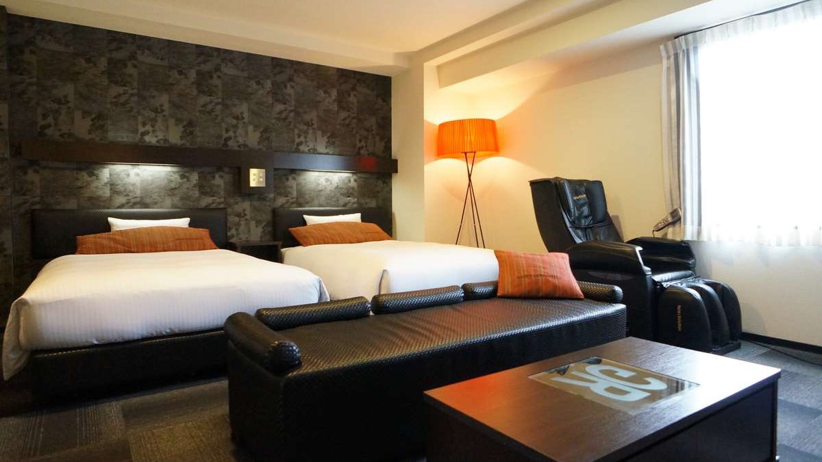 (新)エグゼクティブルーム■マッサージチェア ■140cmダブルベッド1台・120cmセミダブル1台