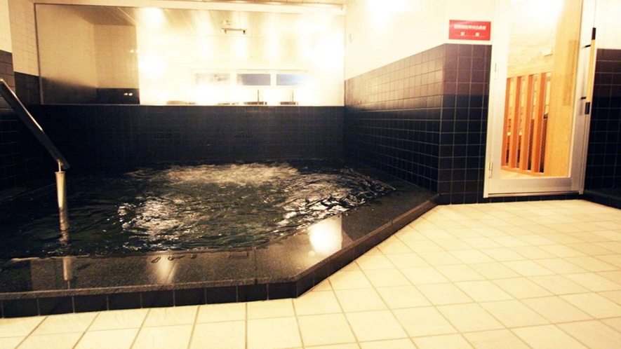 ■人工温泉大浴場（男女別）■営業時間　15時～翌1時　朝6時～10時（サウナ:15時～翌1時）