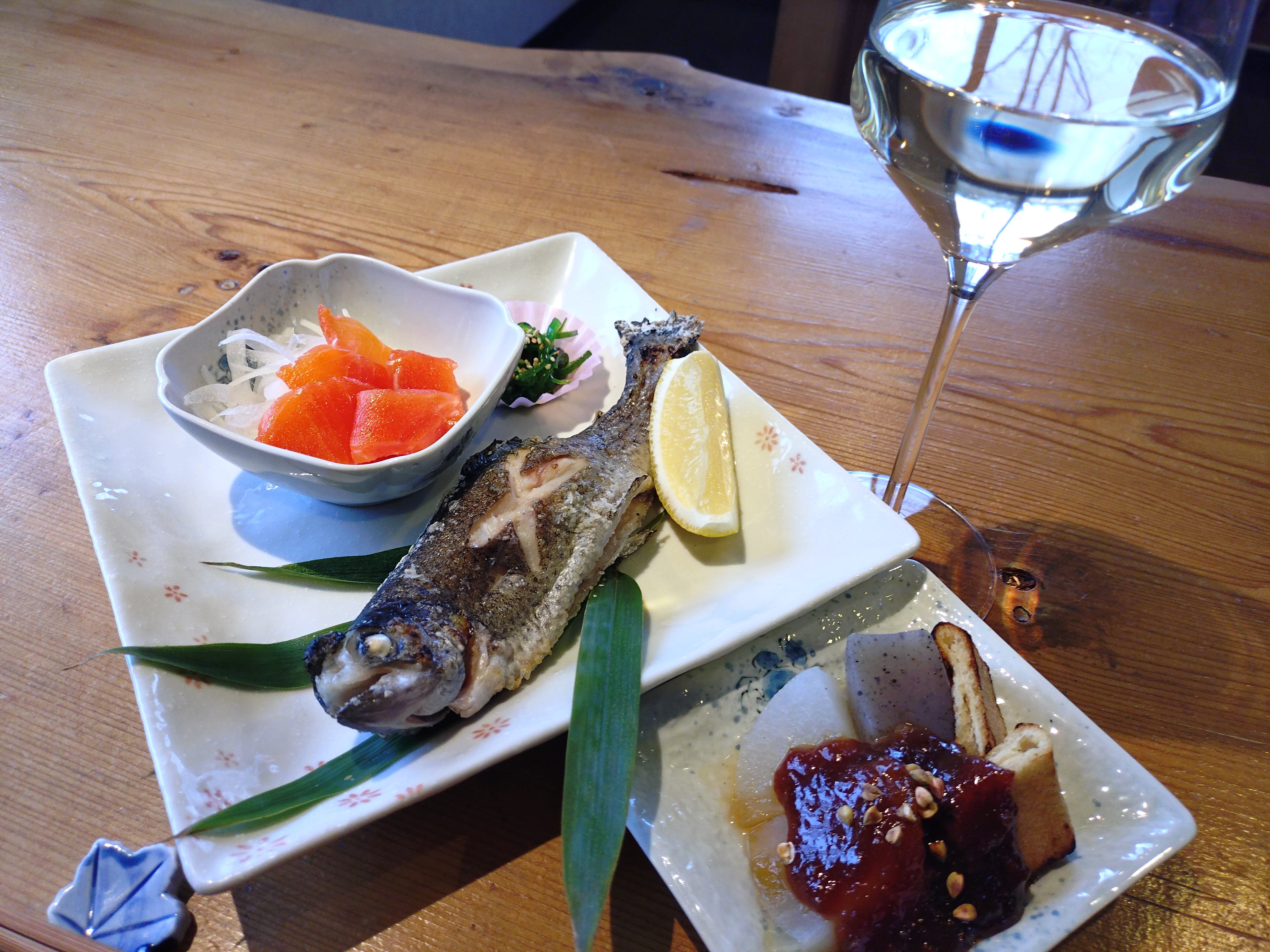 【すき焼き＆手打ち蕎麦コース】忍野湧水ニジマスの塩焼き＆甲州味噌のおでん