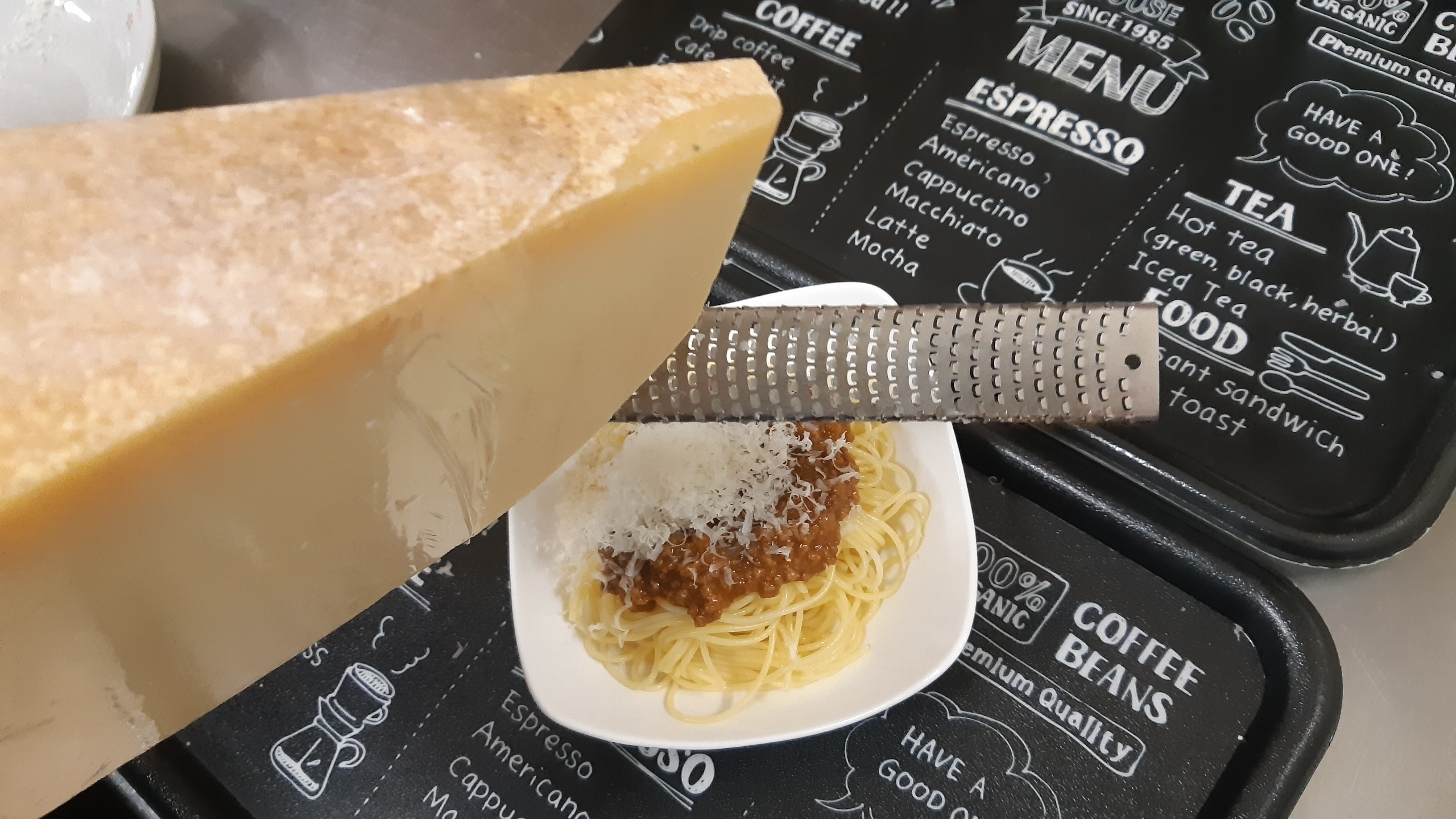 【鉄板焼きコース】ワインビーフのスパゲティ　グラナパナードチーズをお好みで♪