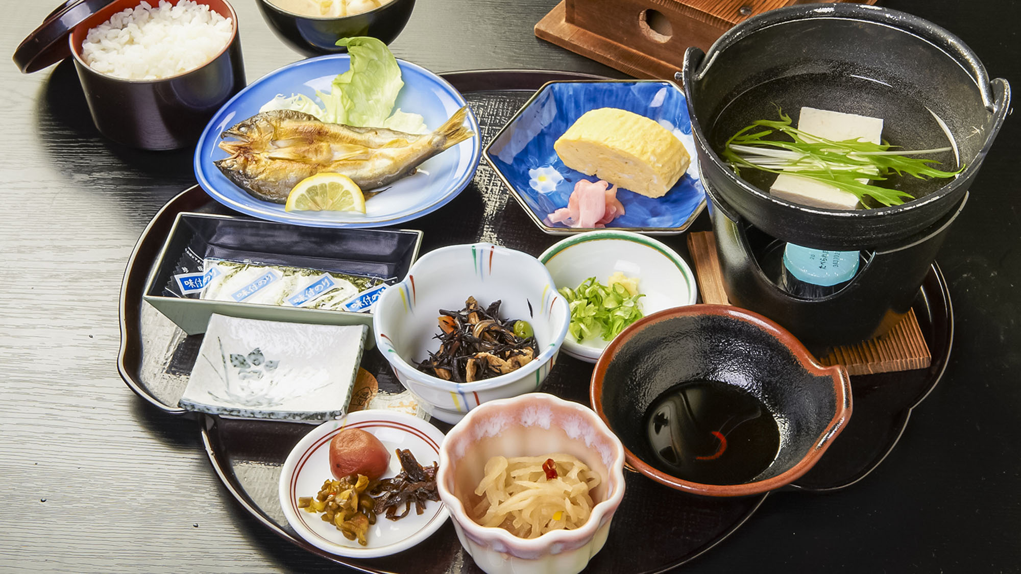 ・【料理】ご朝食はアマゴの一夜干しをお召し上がりいただけます