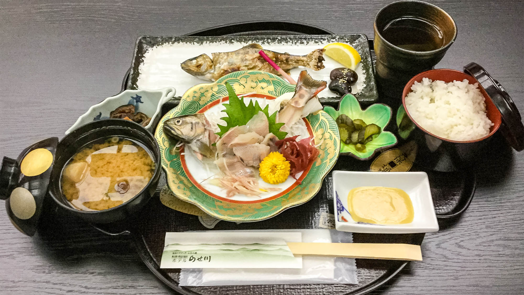 ・【料理】野迫川村名物のアマゴをふんだんに使ったアマゴ定食です