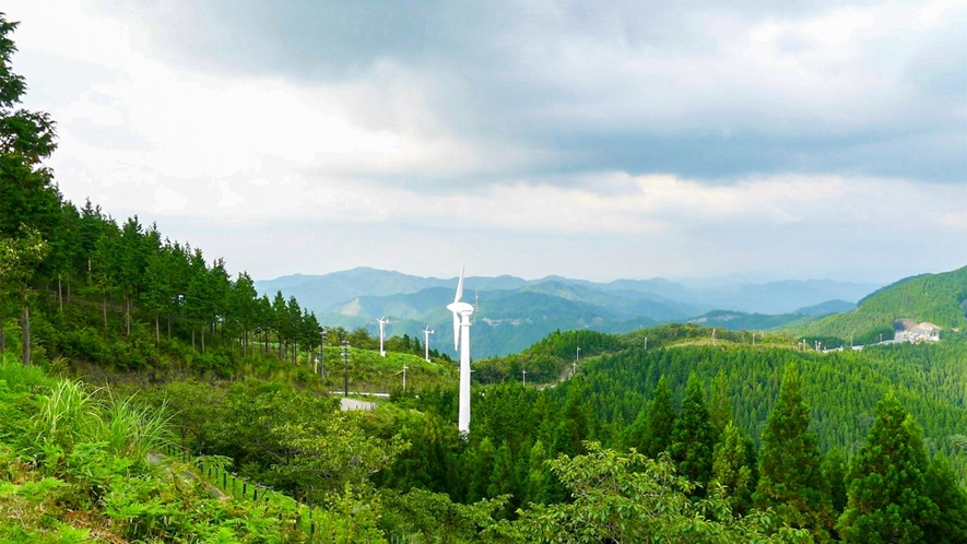 ・【周辺観光】鶴姫公園から眺める風力タービン
