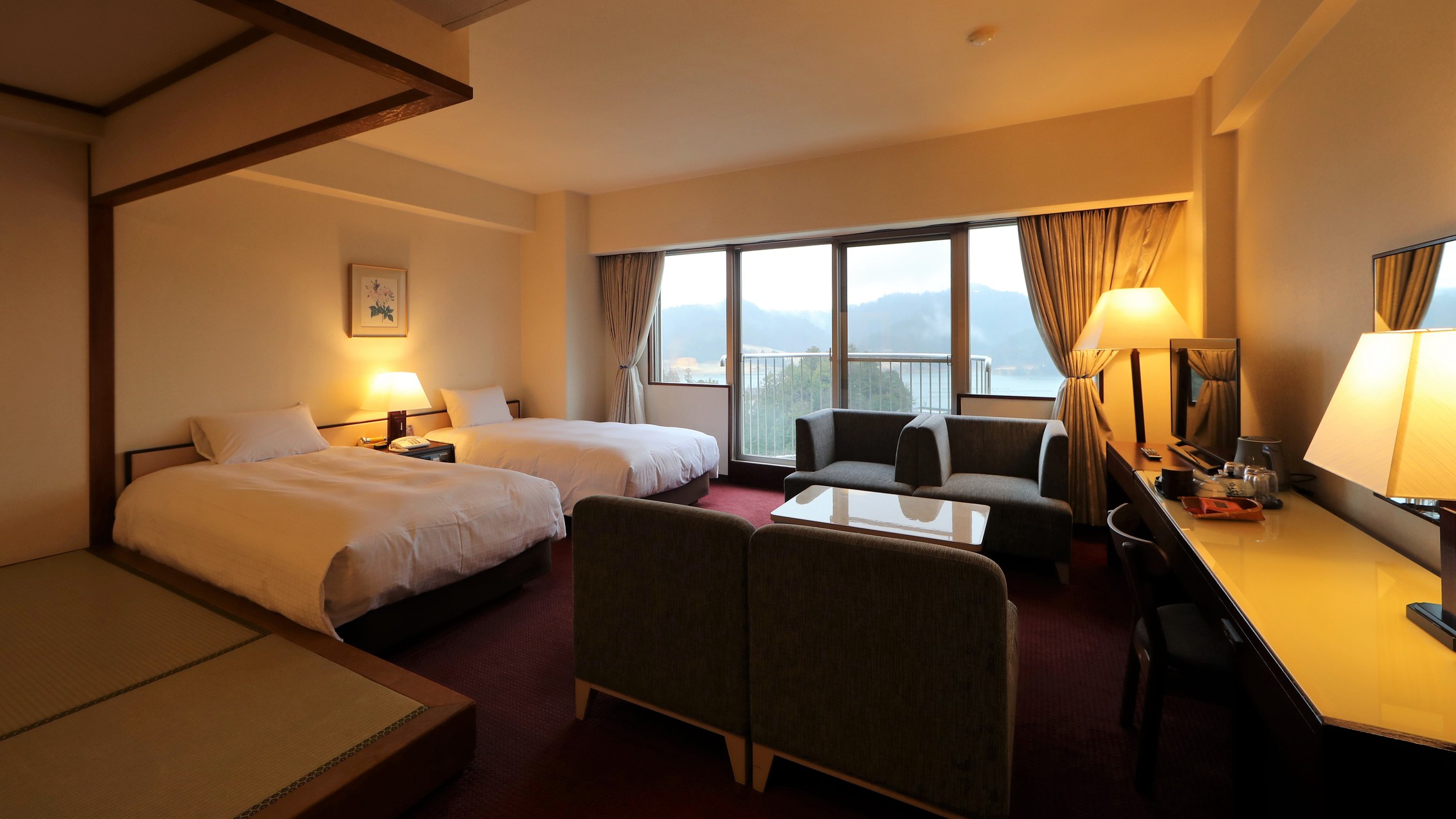 広めのお部屋でゆったり【和洋室 デラックス●喫煙●3階】