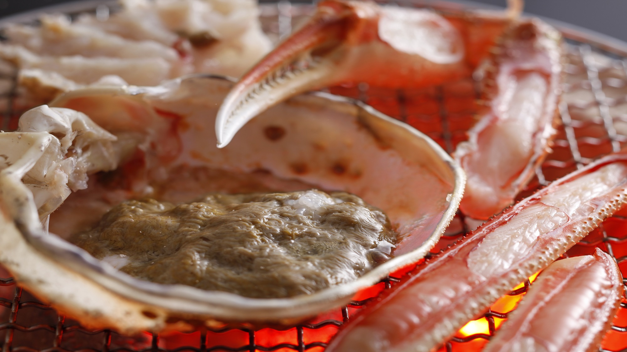 味噌たっぷり炭火で炙る「焼き蟹」イメージ